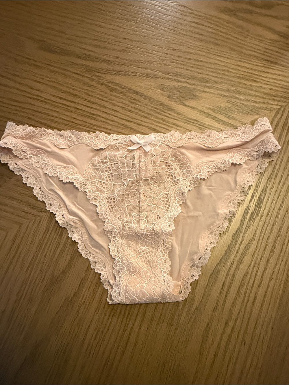 Victoria’s Secret Dream Angels Cheekini Panty Size S Small